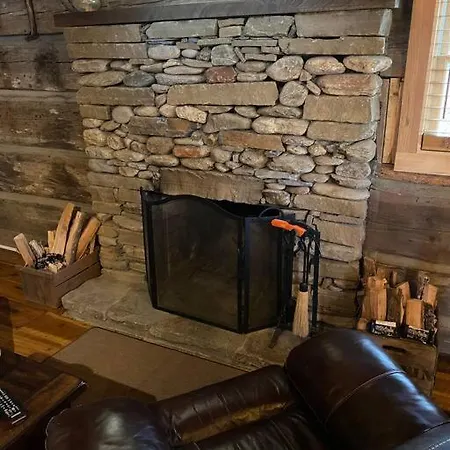 1850'S Settlers Cabin At Wethero Ridge & Theater Villa Hendersonville Exterior photo